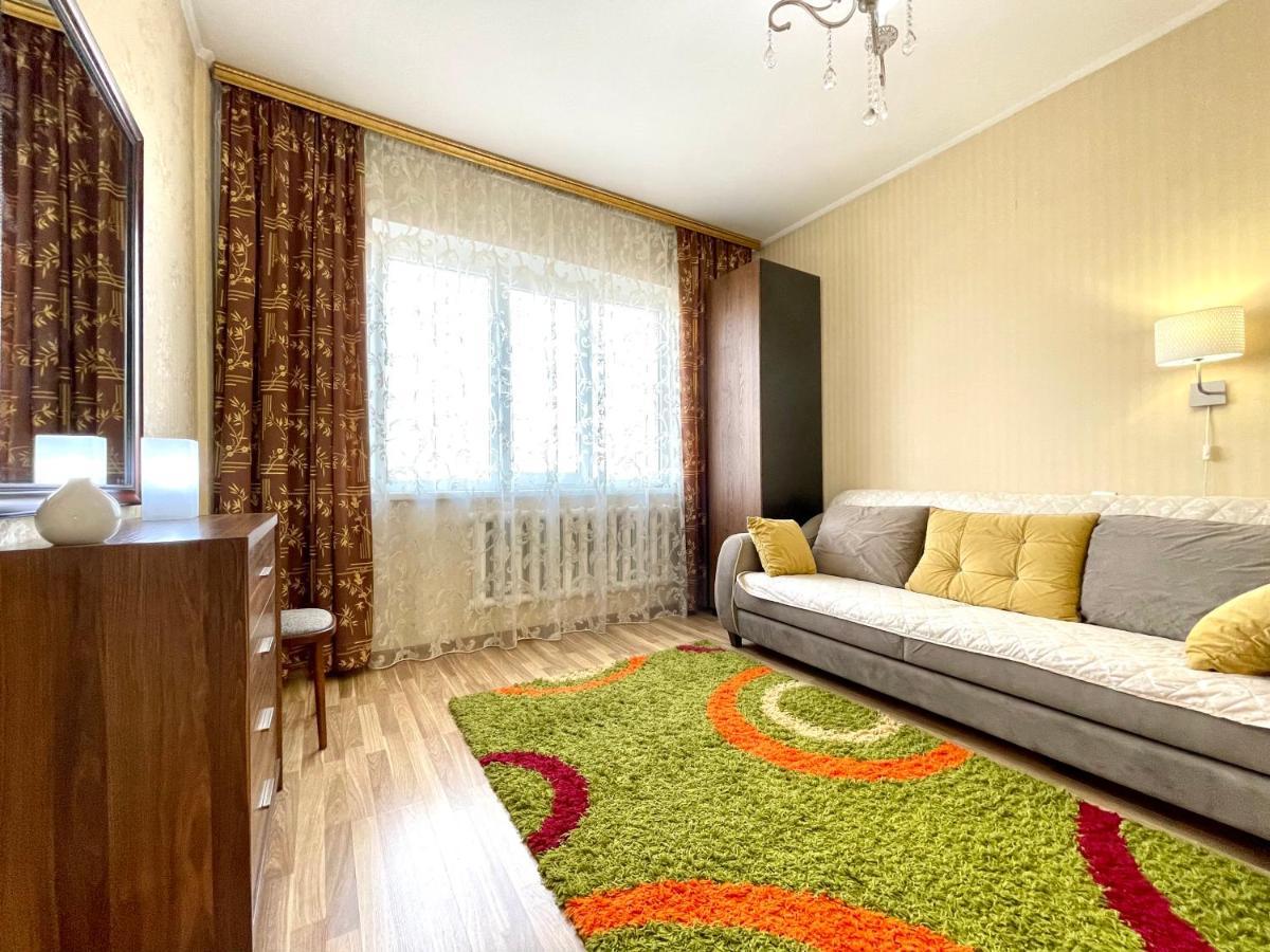 Cozy Three-Room Apartment With Mountain View Almaty Esterno foto