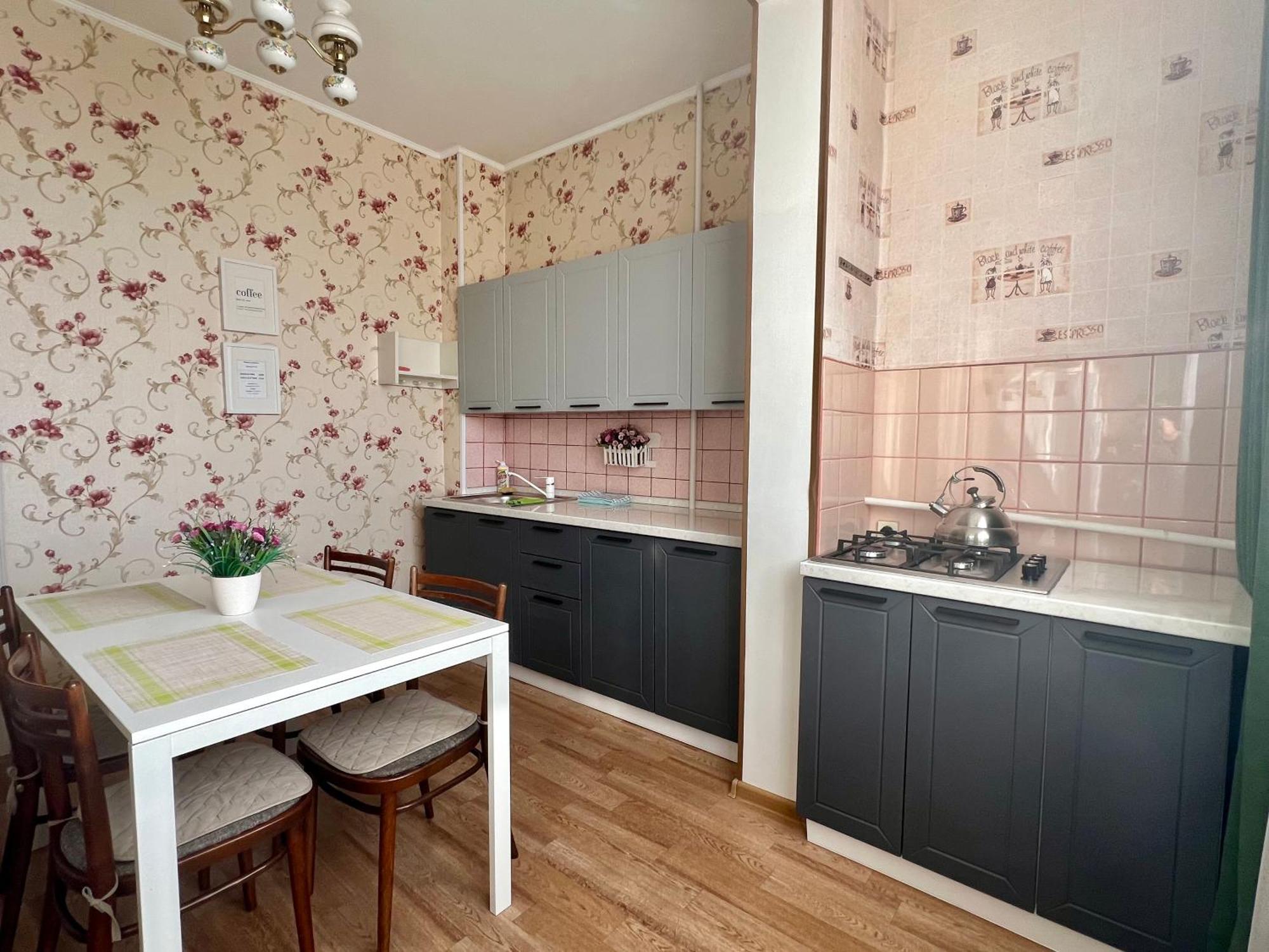 Cozy Three-Room Apartment With Mountain View Almaty Esterno foto
